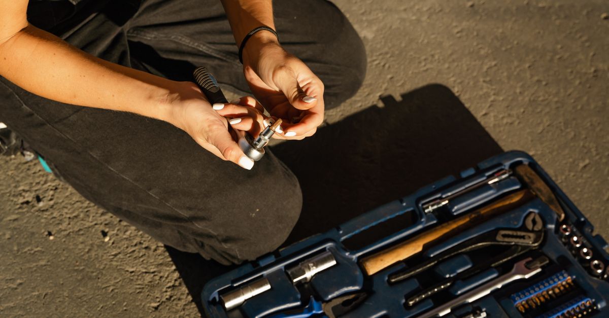locksmith service technician — Clinton St Locksmith